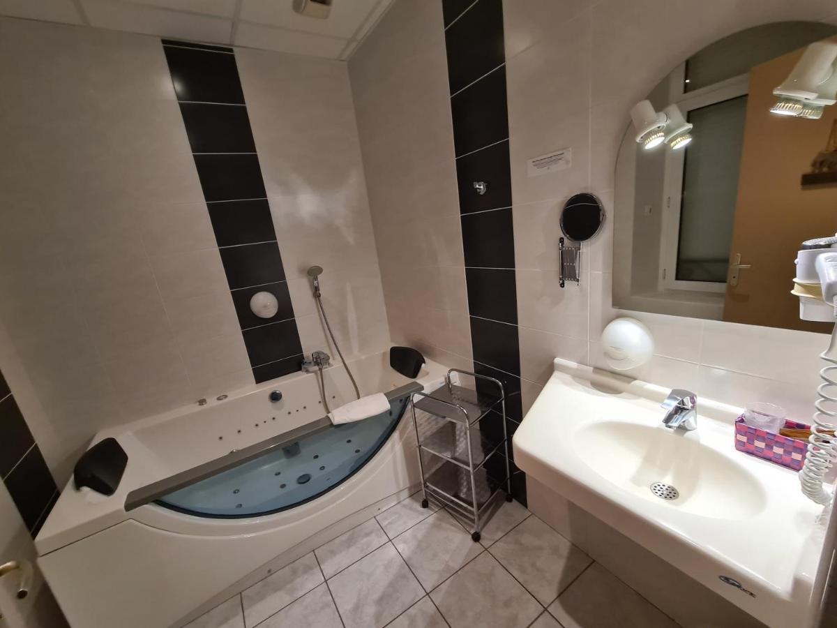 Hostellerie Du Cantal Murat  Exteriér fotografie